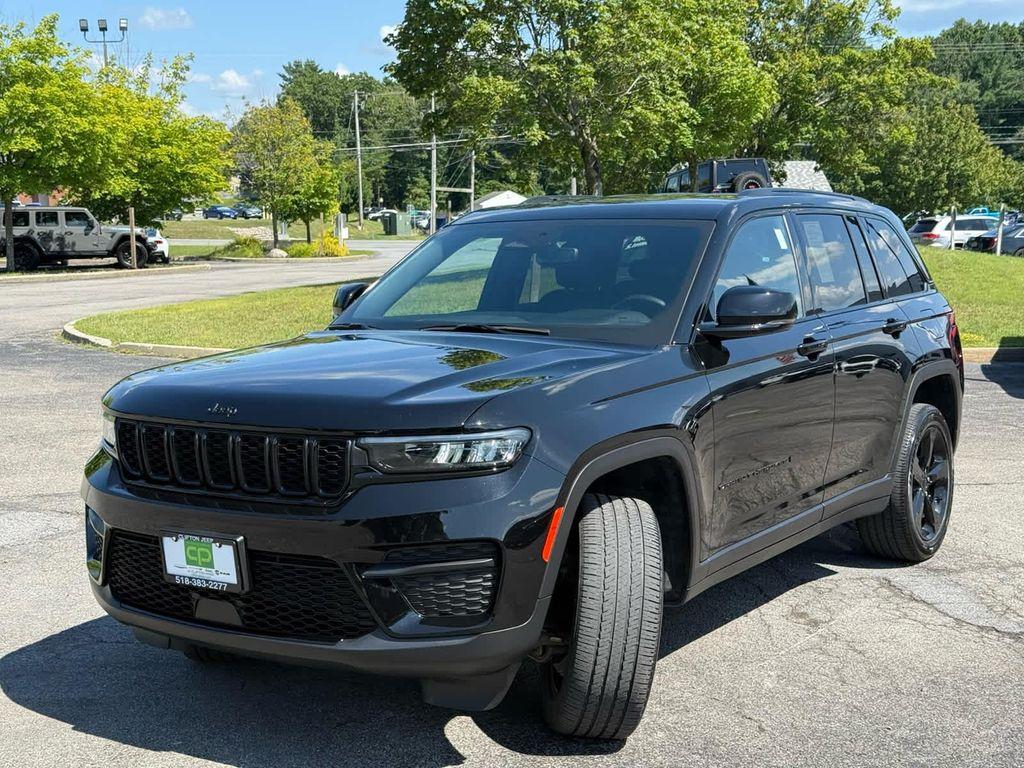used 2022 Jeep Grand Cherokee car, priced at $33,999