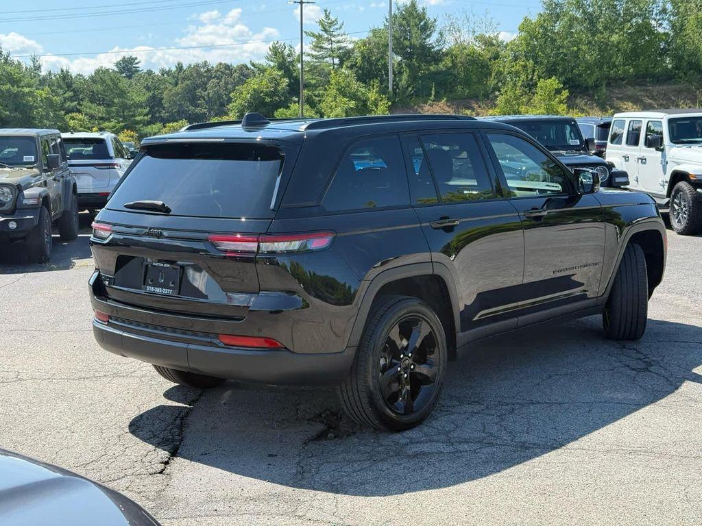 used 2022 Jeep Grand Cherokee car, priced at $33,999