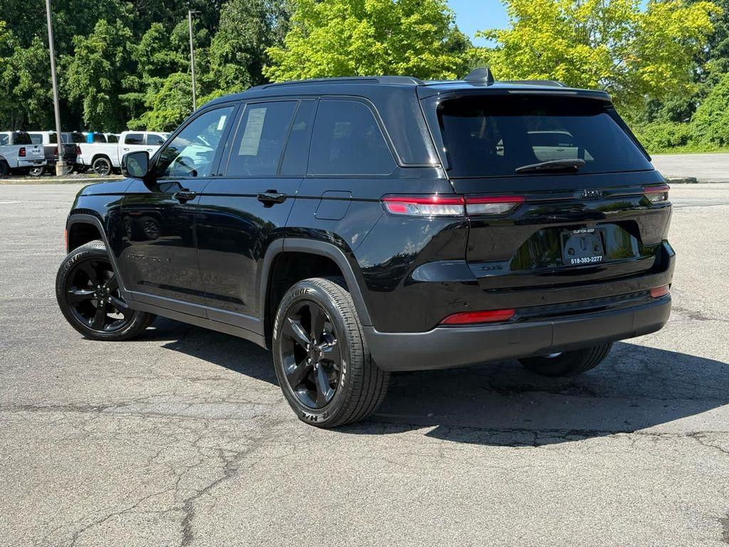 used 2022 Jeep Grand Cherokee car, priced at $33,999