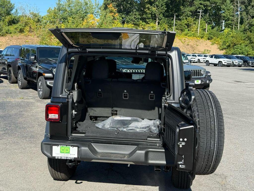 new 2025 Jeep Wrangler car, priced at $46,345