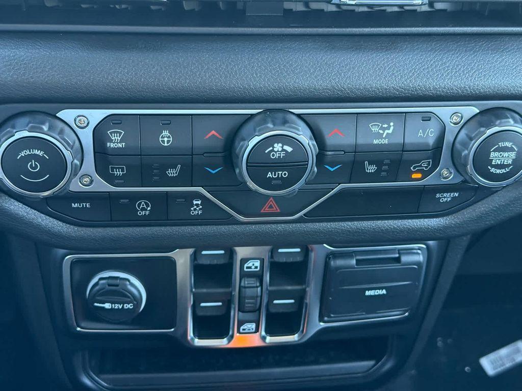 new 2025 Jeep Wrangler car, priced at $46,345