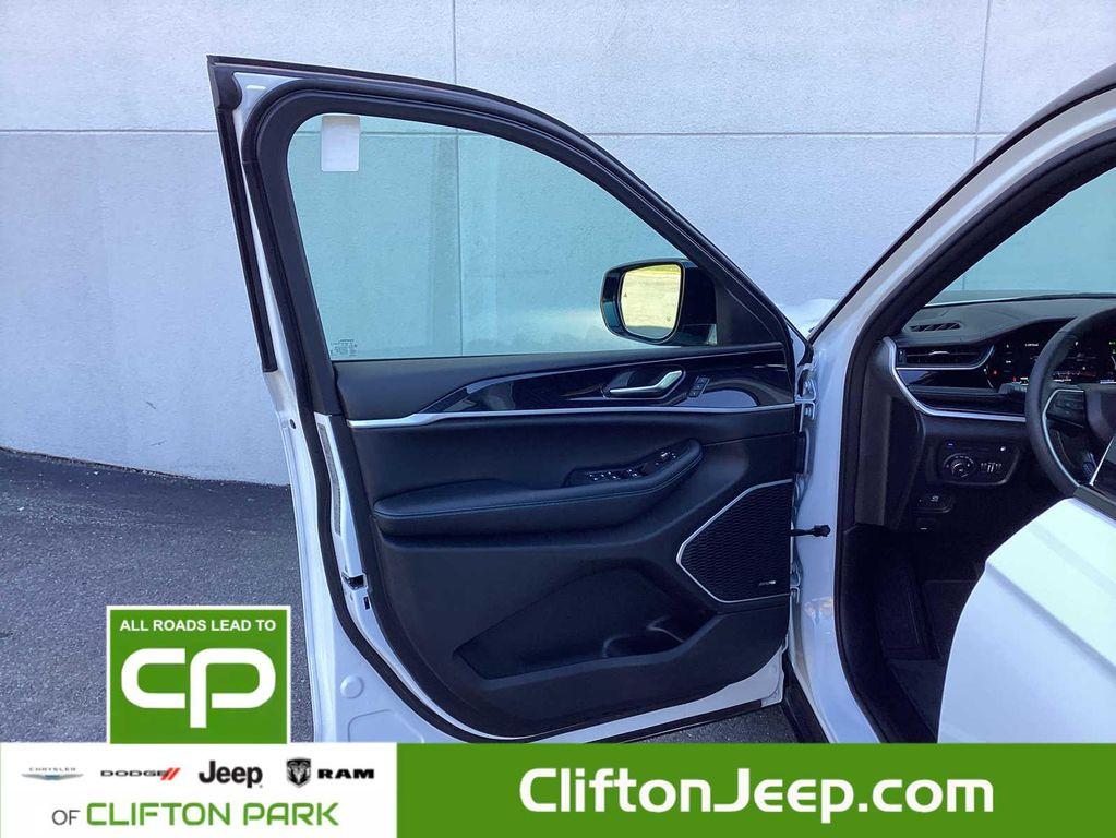 used 2023 Jeep Grand Cherokee 4xe car, priced at $39,900