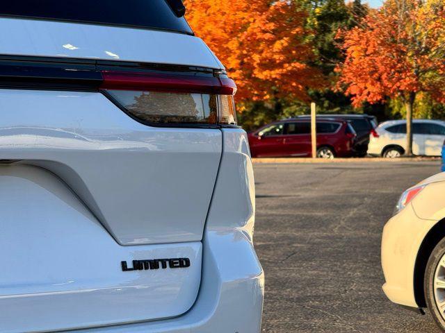 new 2025 Jeep Grand Cherokee car, priced at $55,860