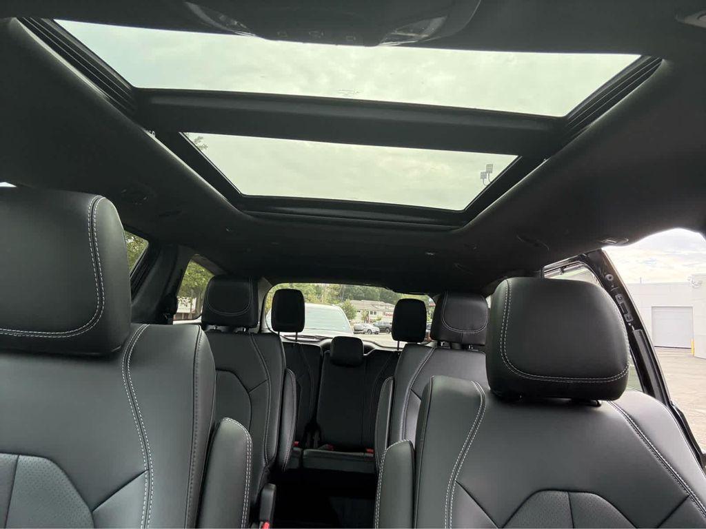new 2026 Chrysler Pacifica car, priced at $39,918