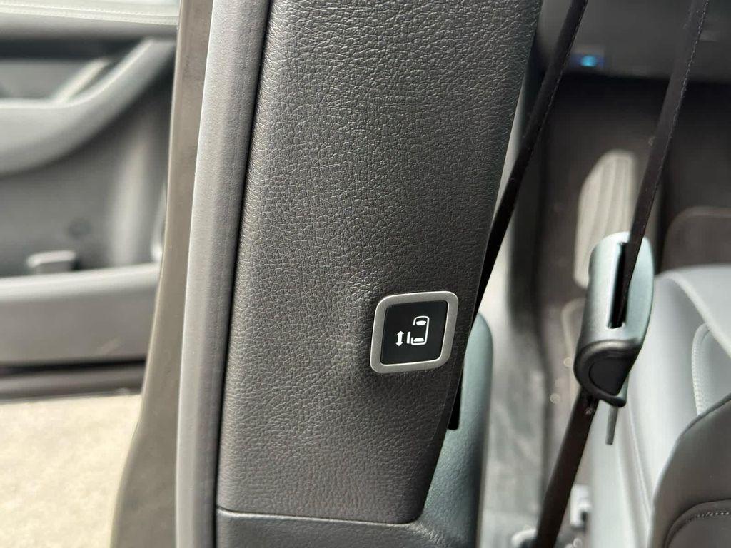 new 2026 Chrysler Pacifica car, priced at $39,918