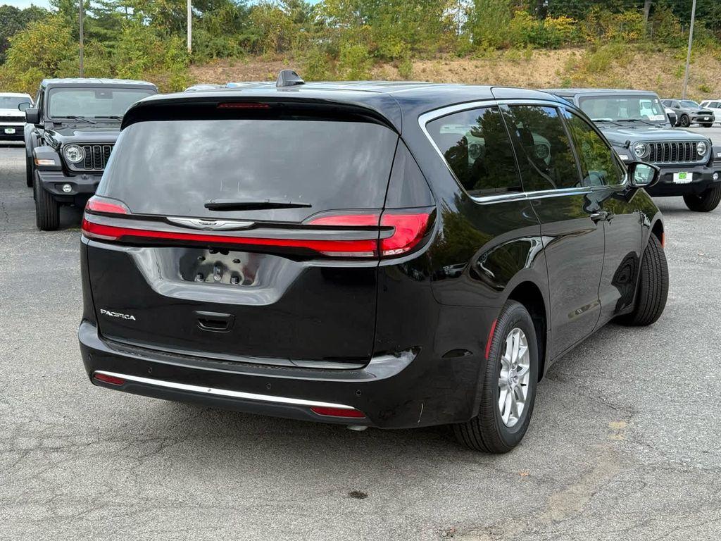 new 2026 Chrysler Pacifica car, priced at $39,918