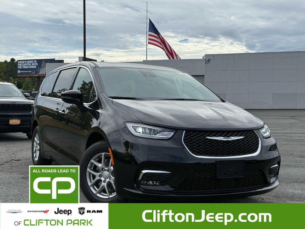 new 2026 Chrysler Pacifica car, priced at $39,918