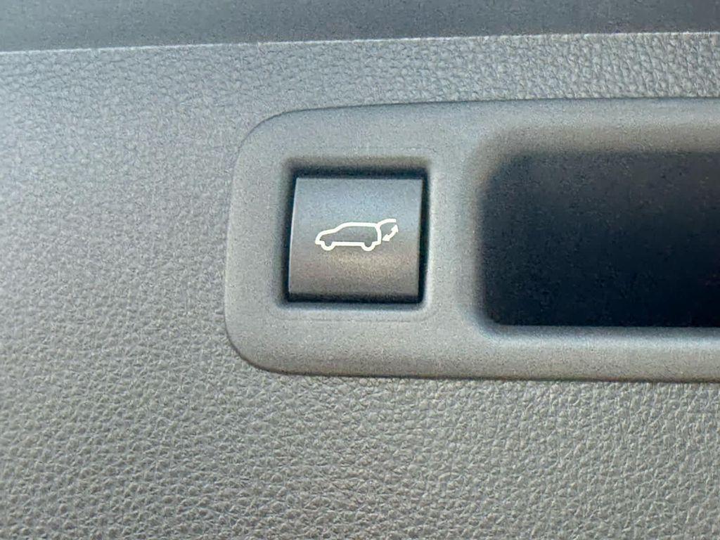 used 2022 Toyota Highlander car, priced at $32,498