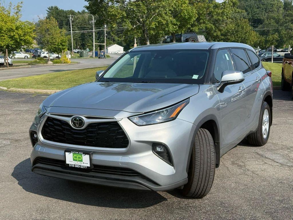 used 2022 Toyota Highlander car, priced at $32,498