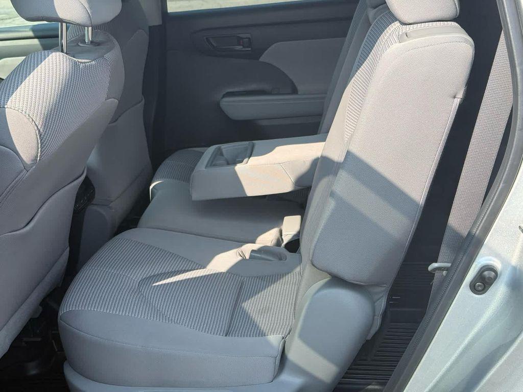 used 2022 Toyota Highlander car, priced at $32,498