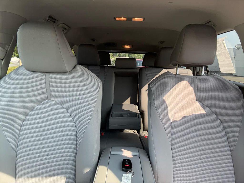 used 2022 Toyota Highlander car, priced at $32,498