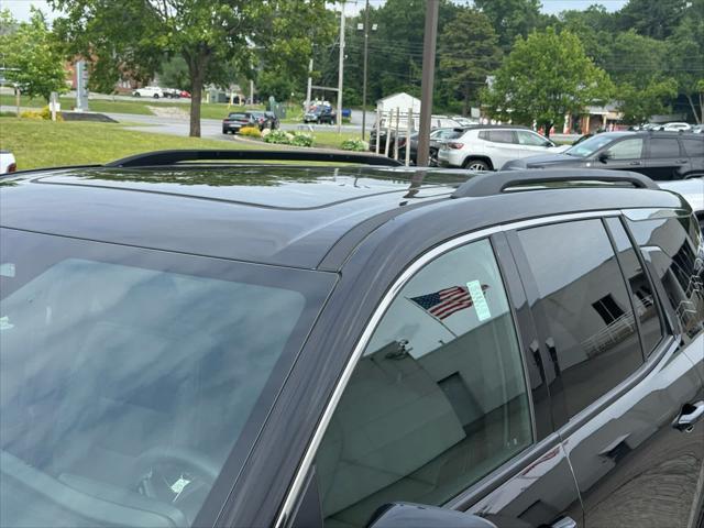 used 2024 Chevrolet Traverse car, priced at $42,995