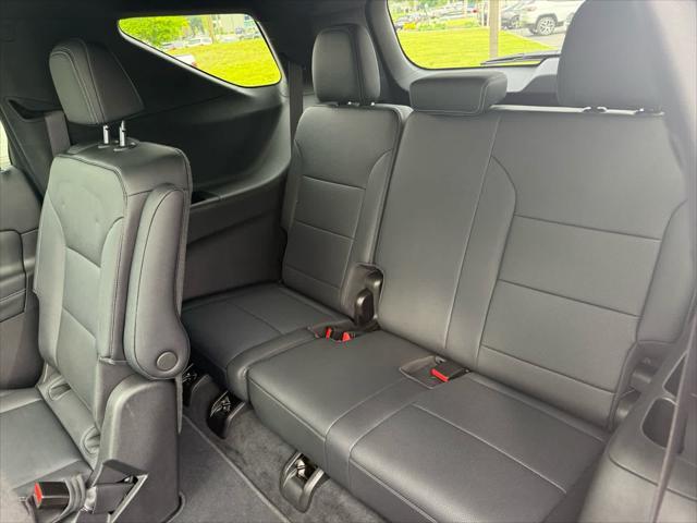 used 2024 Chevrolet Traverse car, priced at $42,995
