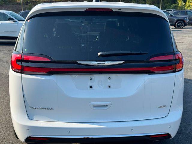 new 2025 Chrysler Pacifica car, priced at $49,035