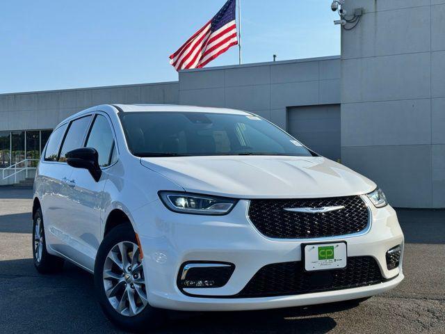 new 2025 Chrysler Pacifica car, priced at $49,035