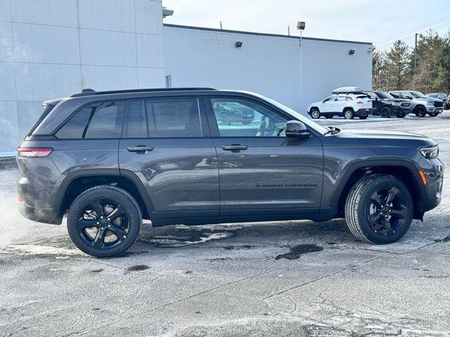 new 2025 Jeep Grand Cherokee car, priced at $49,170