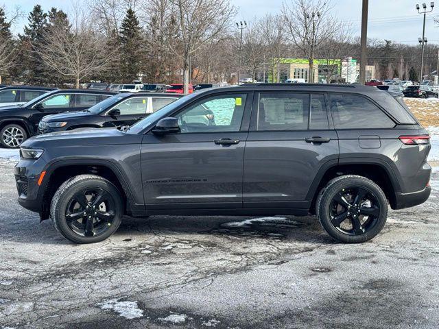 new 2025 Jeep Grand Cherokee car, priced at $49,170