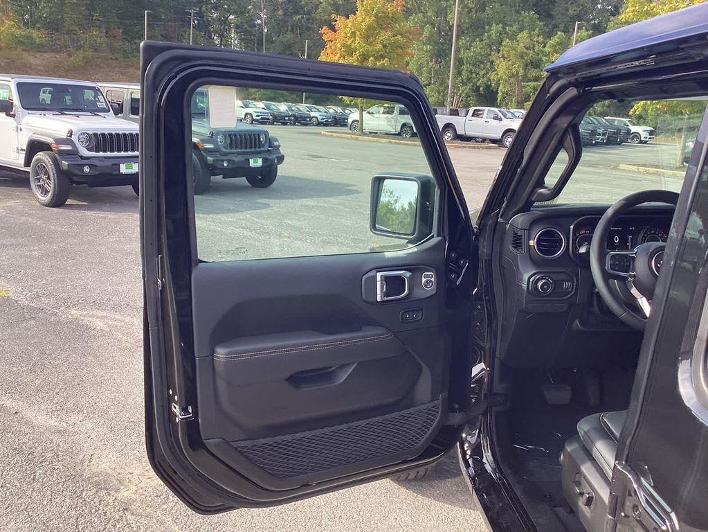 new 2025 Jeep Wrangler car, priced at $54,010