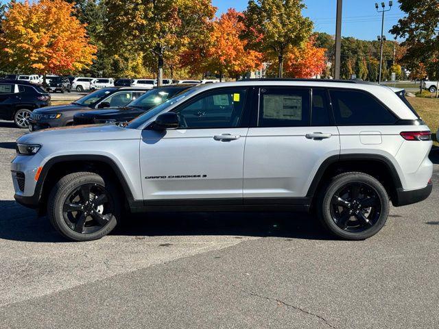 new 2025 Jeep Grand Cherokee car, priced at $49,170