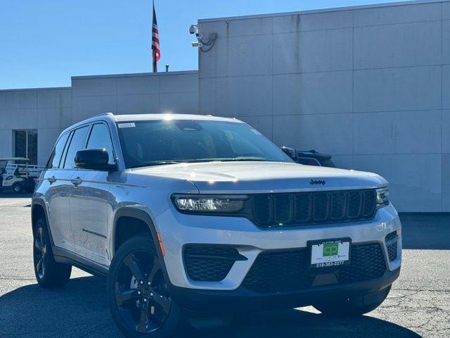 new 2025 Jeep Grand Cherokee car, priced at $49,170