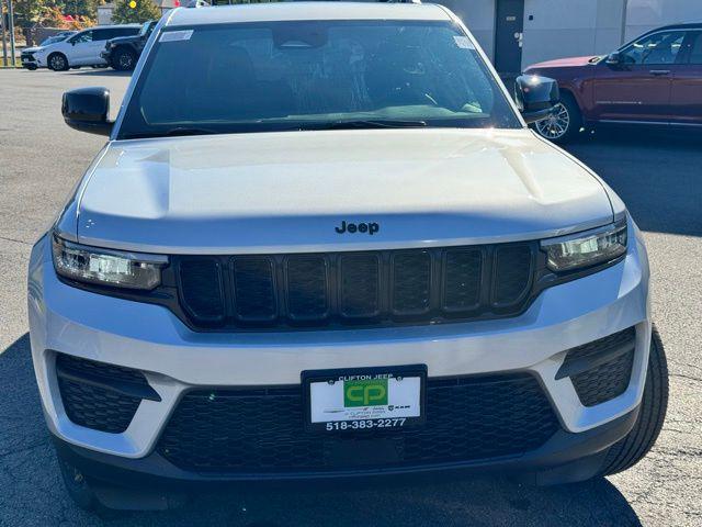 new 2025 Jeep Grand Cherokee car, priced at $49,170