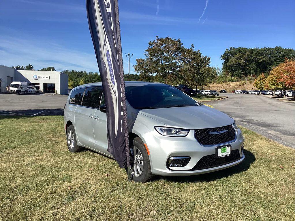new 2026 Chrysler Pacifica car, priced at $46,013