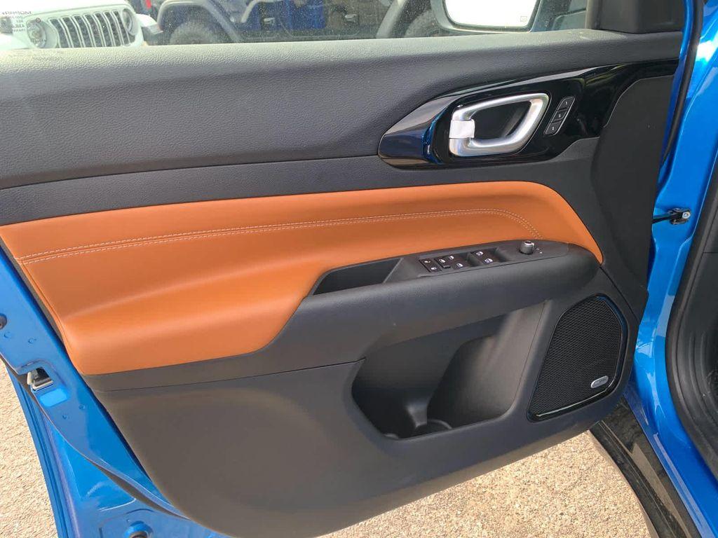 new 2025 Jeep Compass car, priced at $37,514