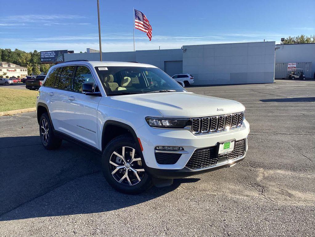 new 2025 Jeep Grand Cherokee car, priced at $47,510