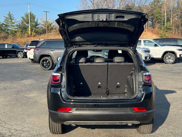 new 2024 Jeep Compass car, priced at $37,478