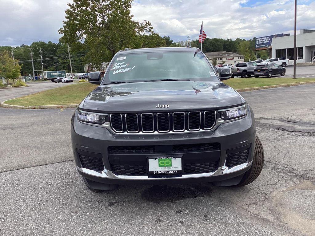 new 2025 Jeep Grand Cherokee car, priced at $40,894