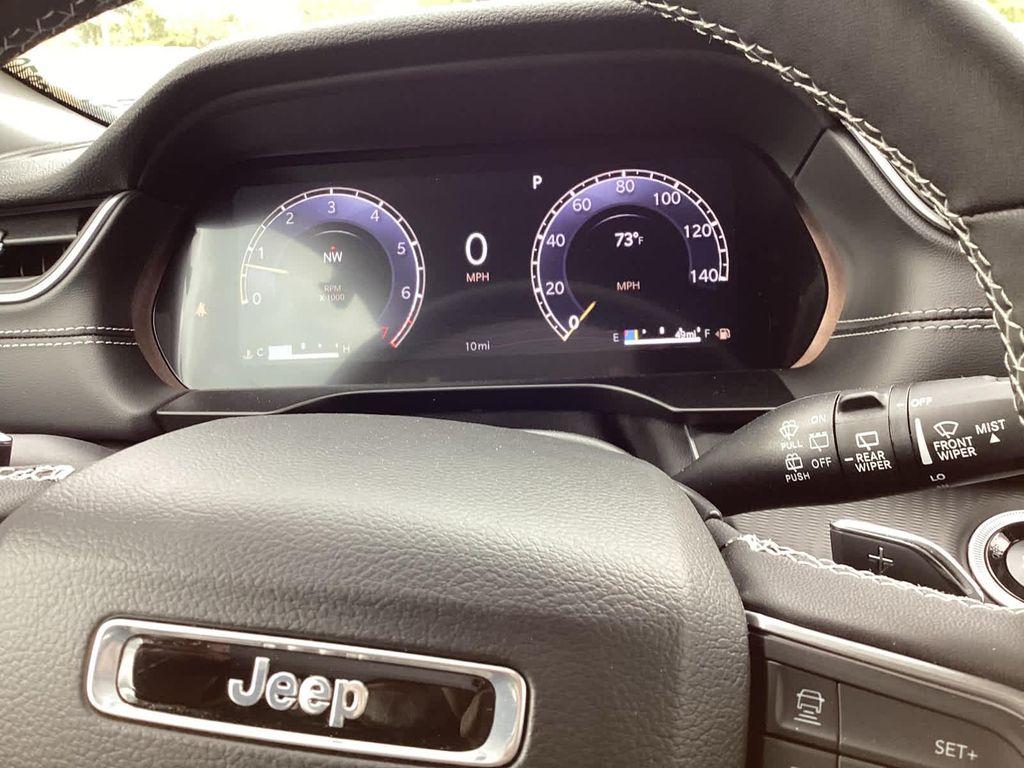 new 2025 Jeep Grand Cherokee car, priced at $40,894