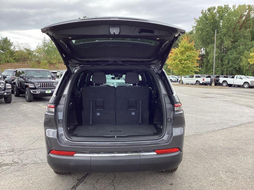 new 2025 Jeep Grand Cherokee car, priced at $40,894