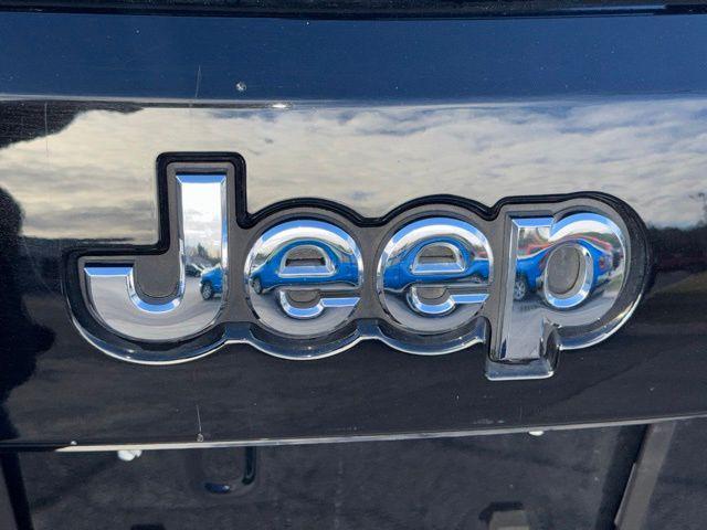 used 2021 Jeep Grand Cherokee car, priced at $28,729