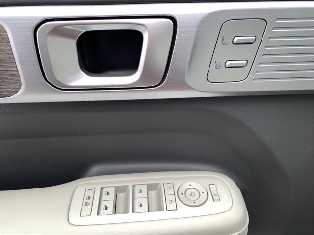 used 2024 Hyundai Santa Fe car, priced at $39,000