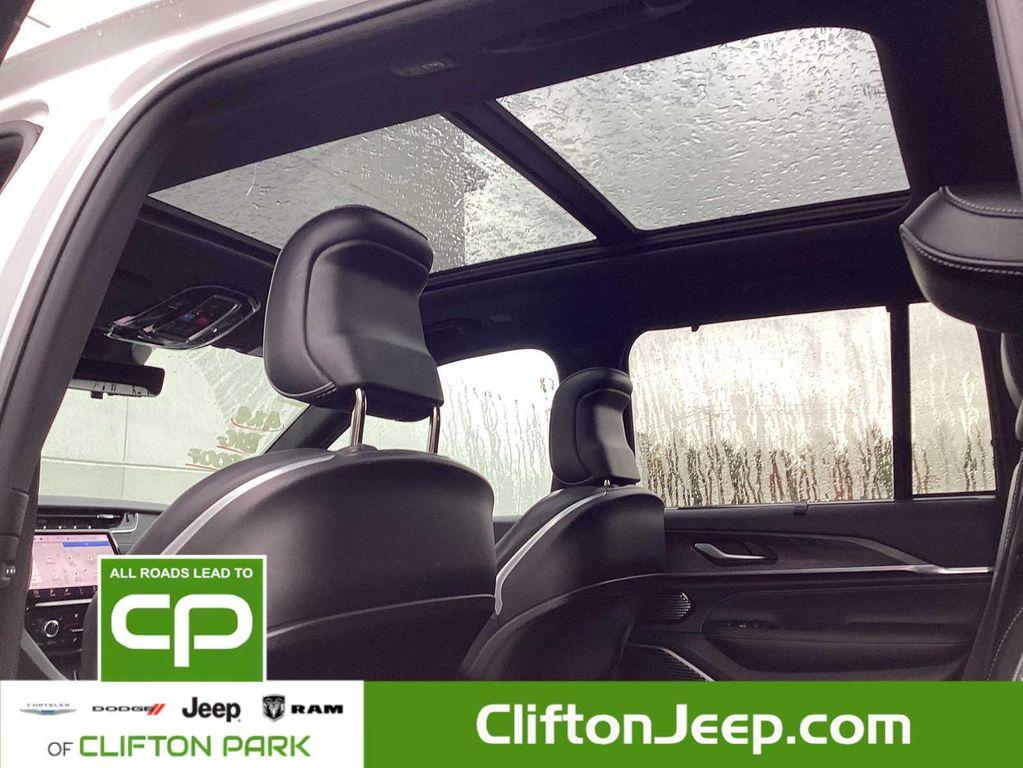 used 2023 Jeep Grand Cherokee car, priced at $40,995