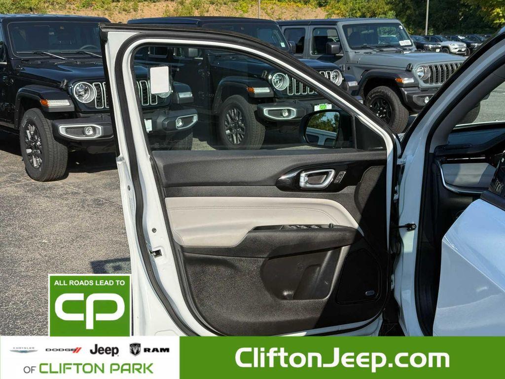 used 2022 Jeep Compass car, priced at $24,600