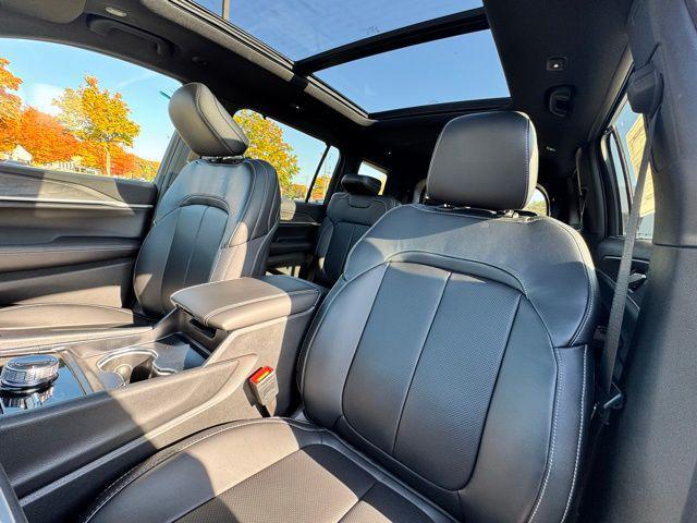 new 2025 Jeep Grand Cherokee car, priced at $55,830