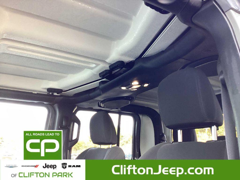 used 2022 Jeep Gladiator car, priced at $35,495
