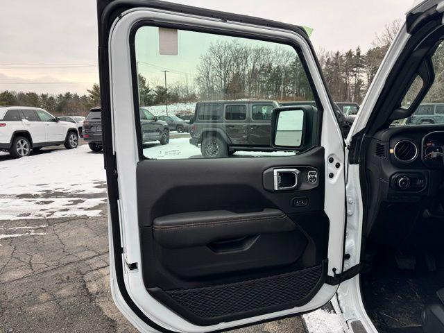 new 2025 Jeep Wrangler car, priced at $61,850