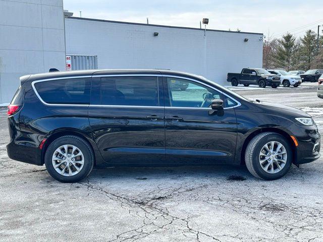 new 2025 Chrysler Pacifica car, priced at $49,035