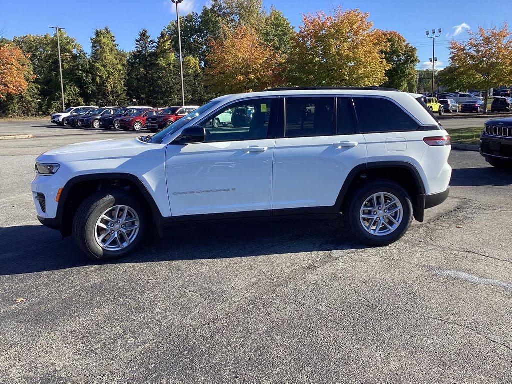 new 2025 Jeep Grand Cherokee car, priced at $40,637