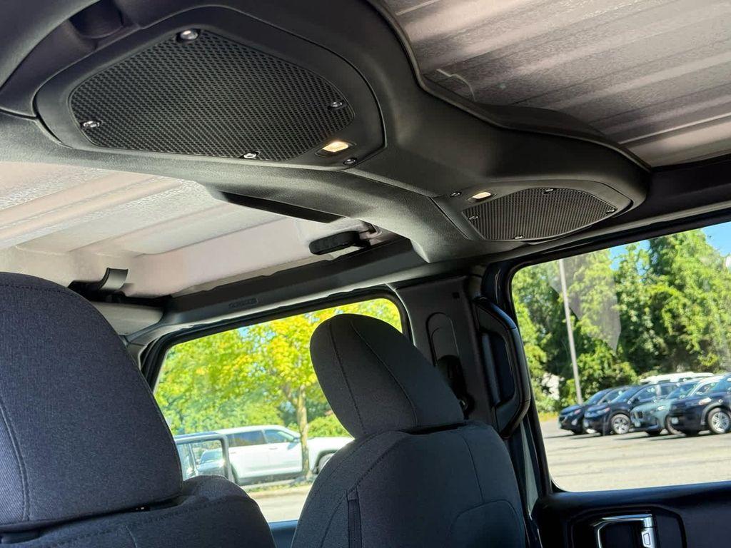 new 2025 Jeep Wrangler car, priced at $45,040