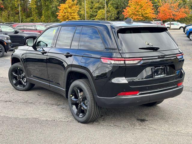 new 2025 Jeep Grand Cherokee car, priced at $49,170