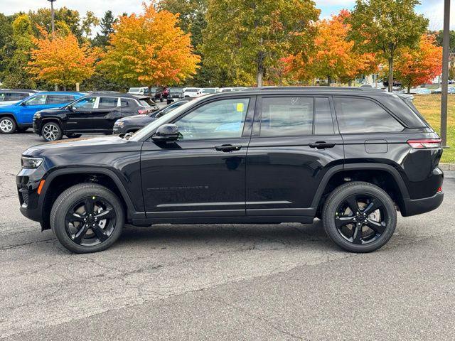 new 2025 Jeep Grand Cherokee car, priced at $49,170