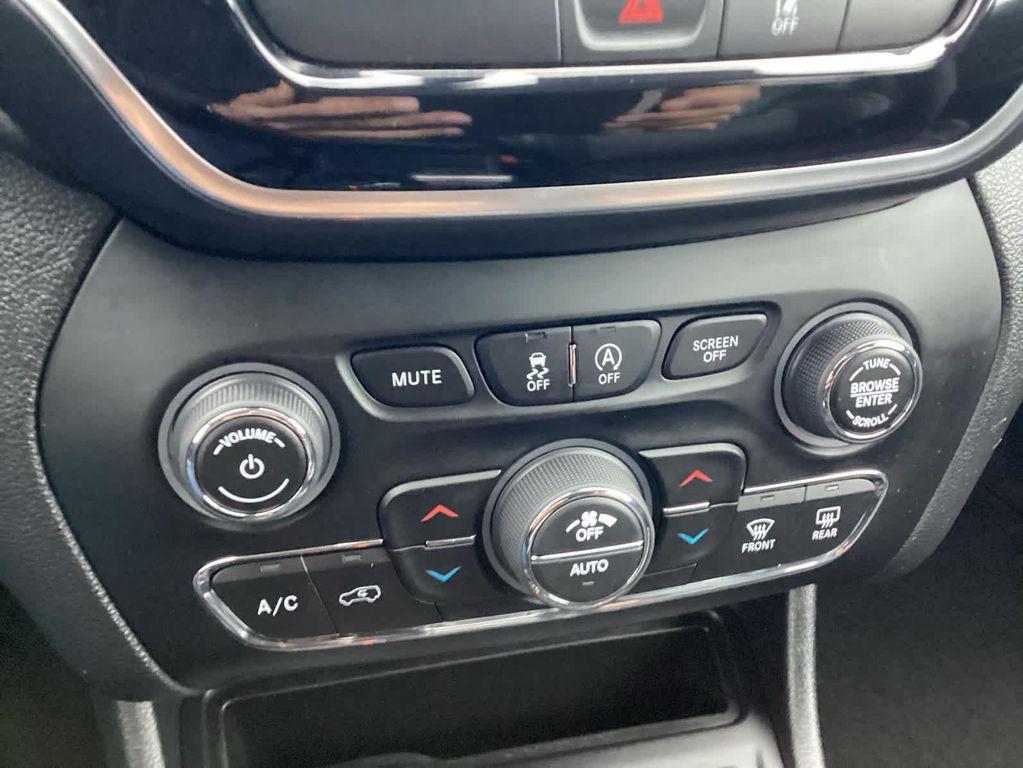 used 2022 Jeep Cherokee car, priced at $26,995