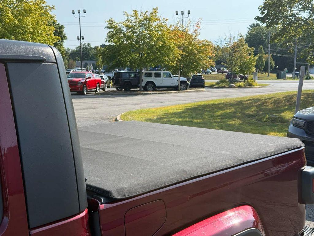 used 2021 Jeep Gladiator car, priced at $32,400