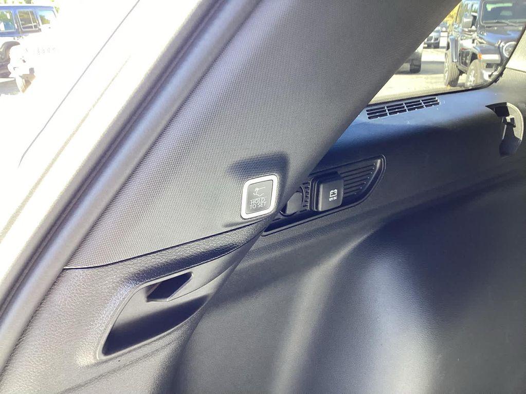 new 2025 Jeep Grand Cherokee car, priced at $39,642