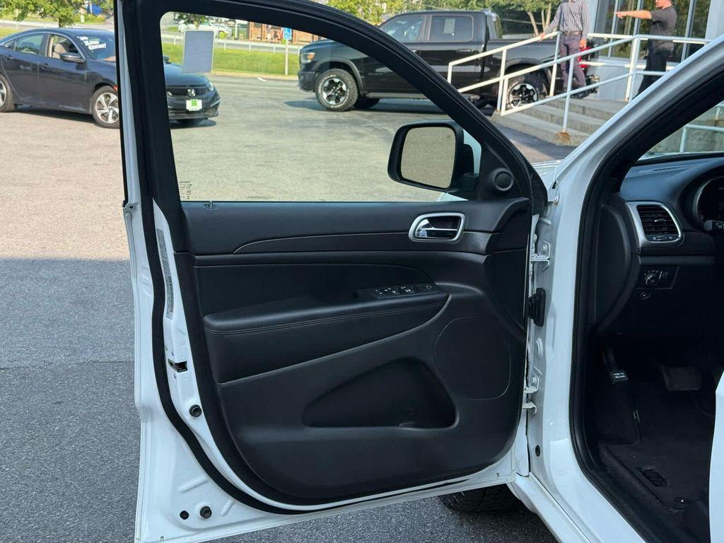 used 2017 Jeep Grand Cherokee car, priced at $16,995