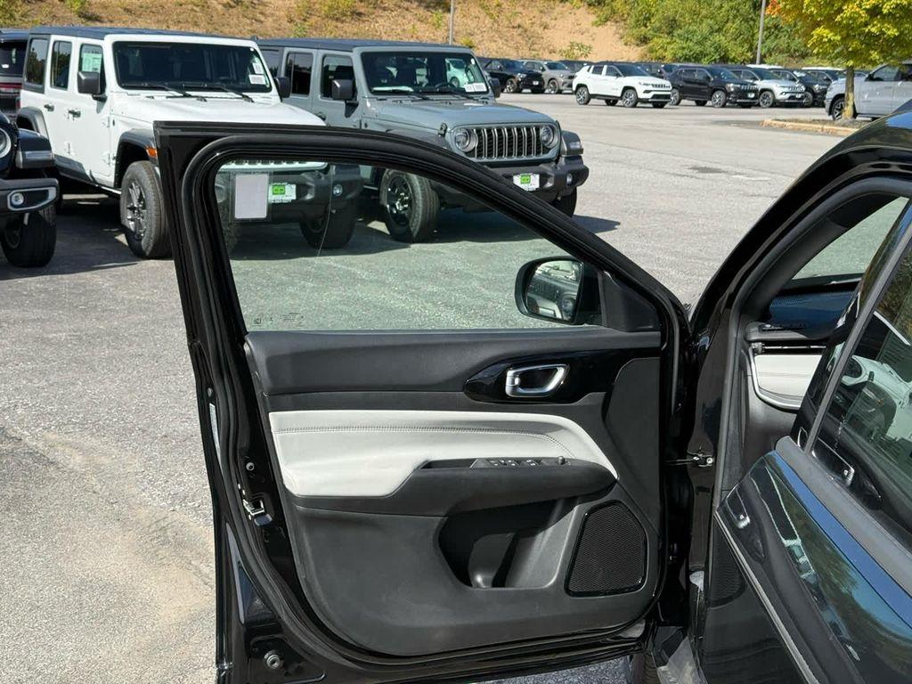 new 2025 Jeep Compass car, priced at $32,214