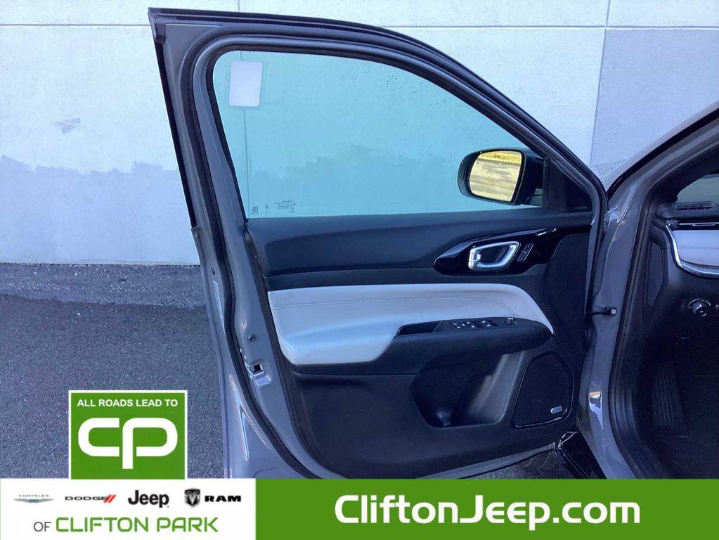 used 2023 Jeep Compass car, priced at $26,989